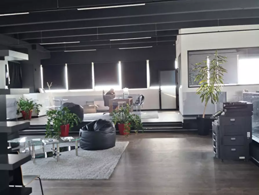 Immagine 11 di Ufficio in affitto  in Via Sebastiano Venier a Marcon