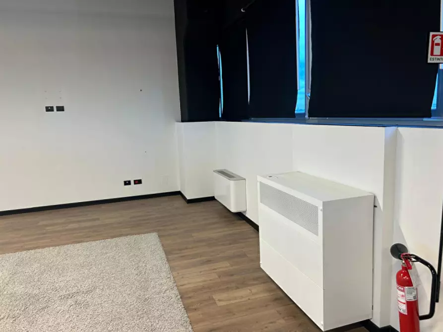 Immagine 16 di Ufficio in affitto  in Via Sebastiano Venier a Marcon