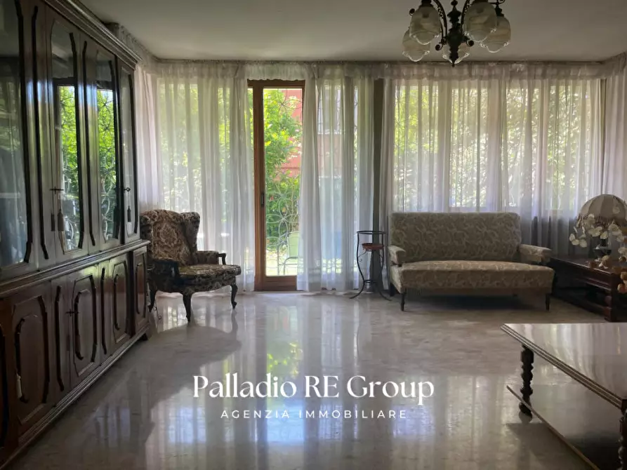 Immagine 3 di Casa bifamiliare in vendita  in via lago di trasimeno a Vicenza