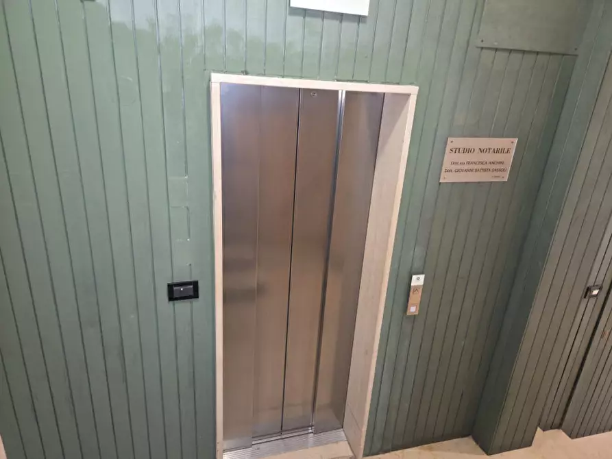 Immagine 10 di Attico in affitto  in via saragozza a Bologna