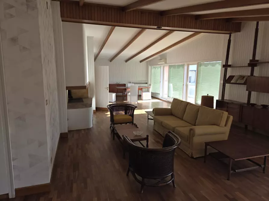 Immagine 11 di Attico in affitto  in via saragozza a Bologna