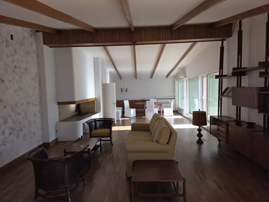 Immagine 12 di Attico in affitto  in via saragozza a Bologna