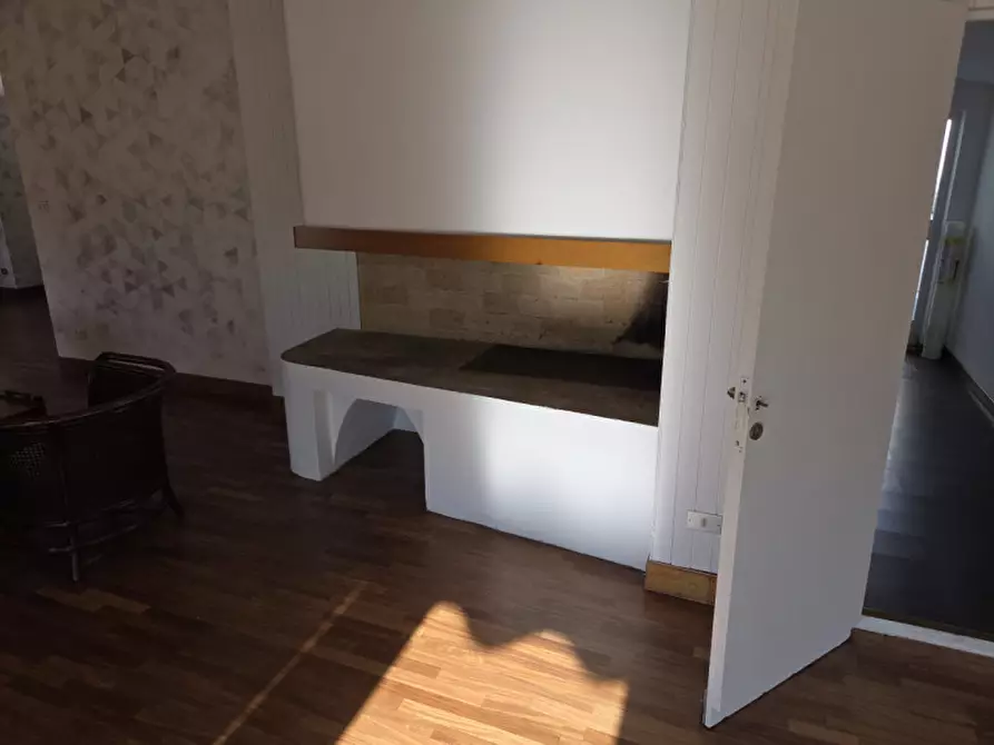 Immagine 15 di Attico in affitto  in via saragozza a Bologna