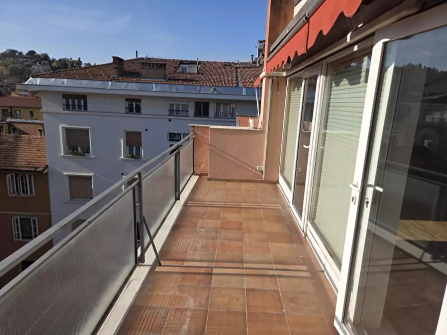 Immagine 16 di Attico in affitto  in via saragozza a Bologna