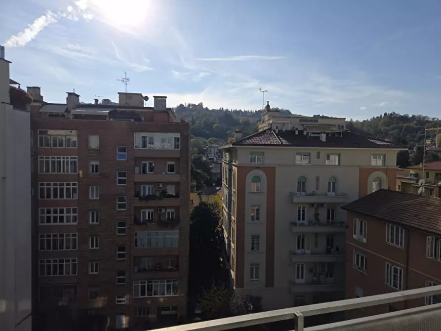 Immagine 17 di Attico in affitto  in via saragozza a Bologna