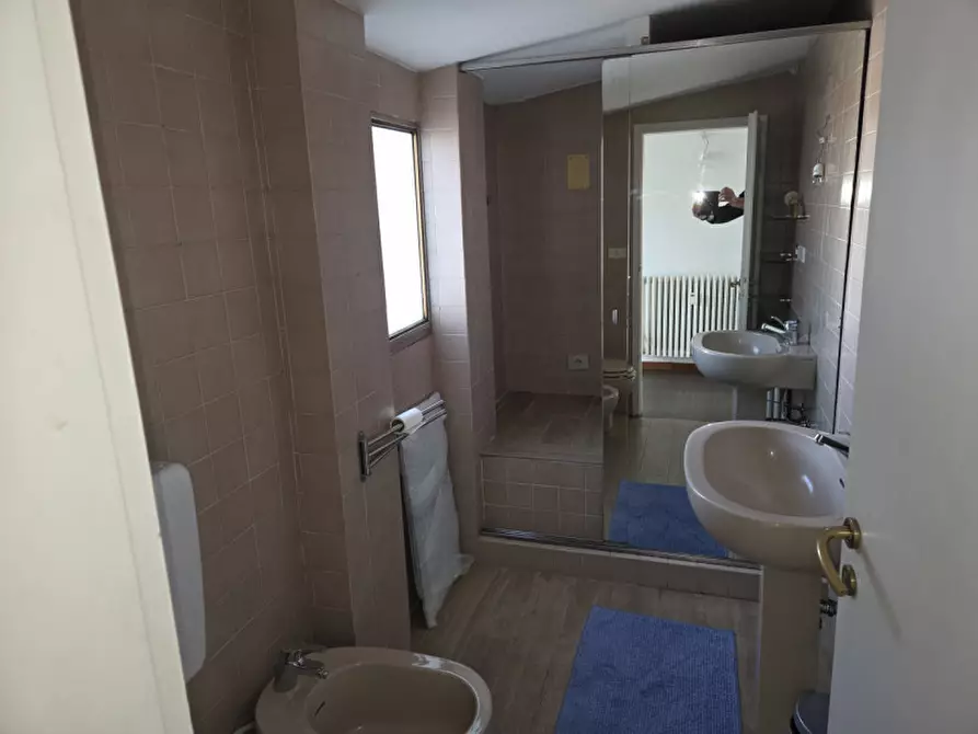 Immagine 20 di Attico in affitto  in via saragozza a Bologna