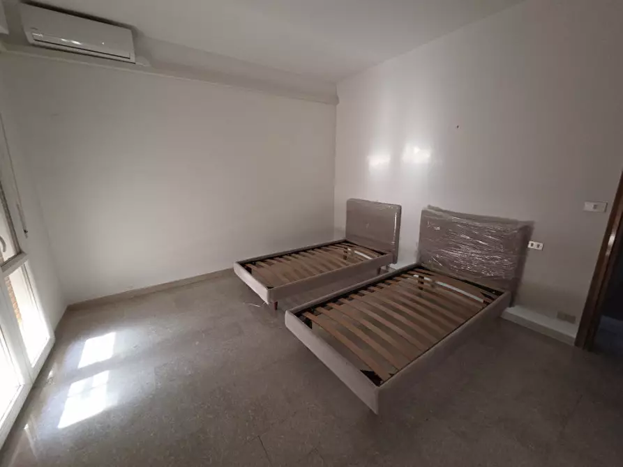 Immagine 37 di Attico in affitto  in via saragozza a Bologna