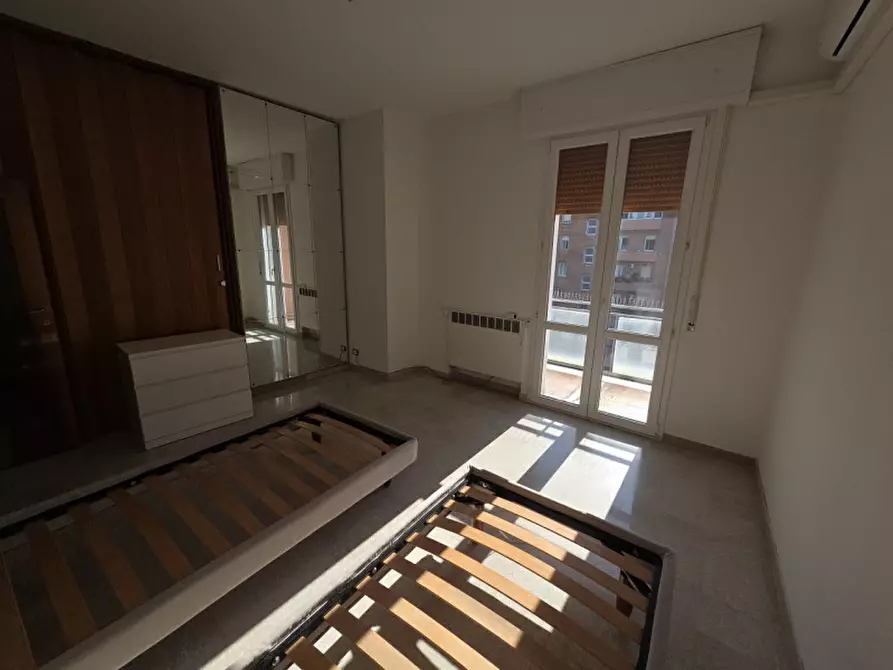 Immagine 38 di Attico in affitto  in via saragozza a Bologna