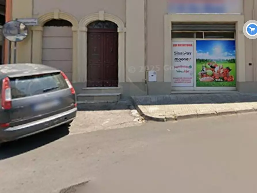 Immagine 1 di Magazzino in vendita  in Via Salentina 15-17 a Parabita