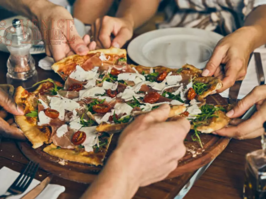 Immagine 4 di Attività commerciale in vendita  a Jesolo