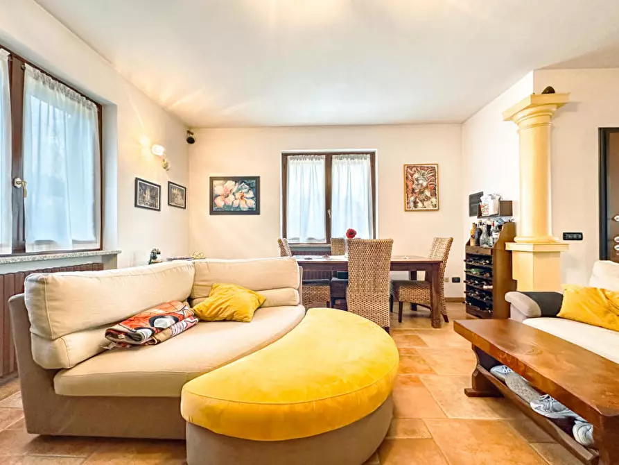 Immagine 4 di Villa in vendita  in Via Rovasenda, 139 a Gattinara