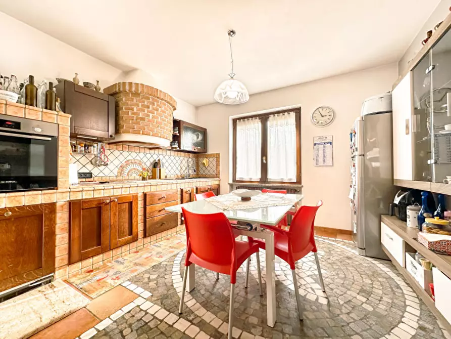 Immagine 5 di Villa in vendita  in Via Rovasenda, 139 a Gattinara