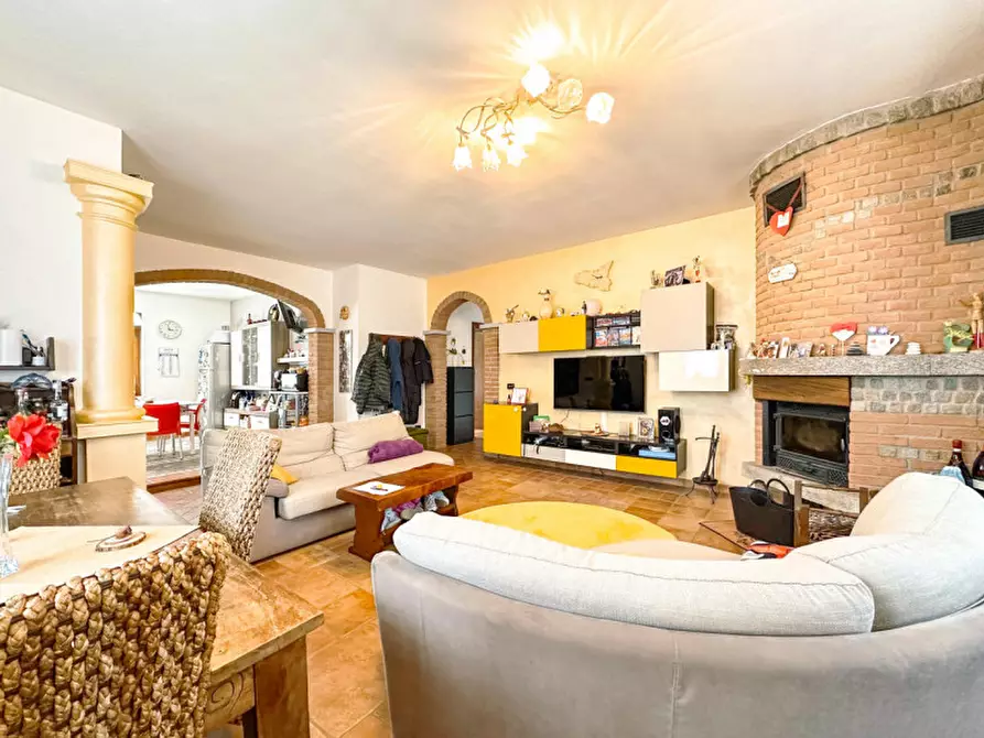 Immagine 7 di Villa in vendita  in Via Rovasenda, 139 a Gattinara