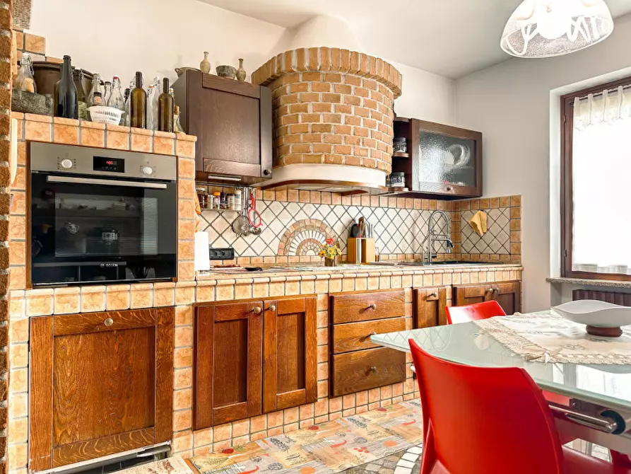 Immagine 8 di Villa in vendita  in Via Rovasenda, 139 a Gattinara