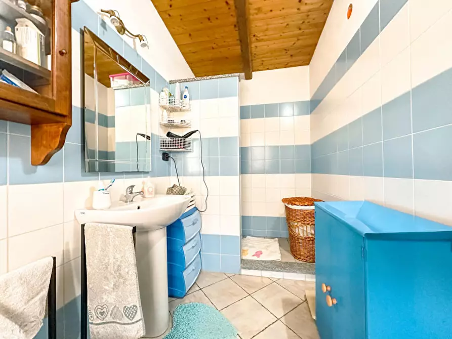 Immagine 21 di Villa in vendita  in Via Rovasenda, 139 a Gattinara