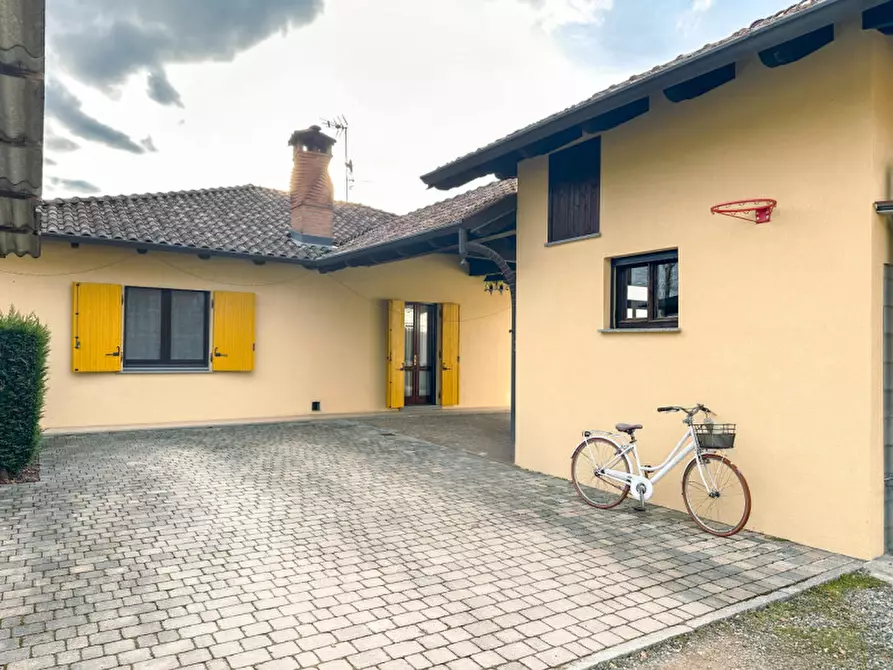 Immagine 32 di Villa in vendita  in Via Rovasenda, 139 a Gattinara