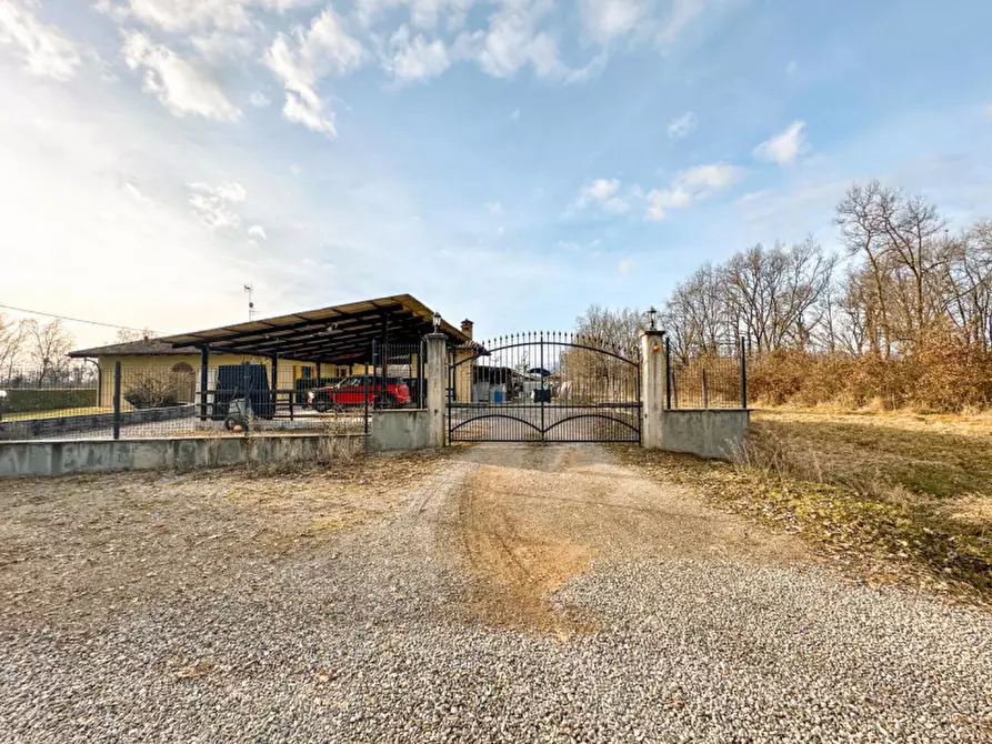 Immagine 33 di Villa in vendita  in Via Rovasenda, 139 a Gattinara