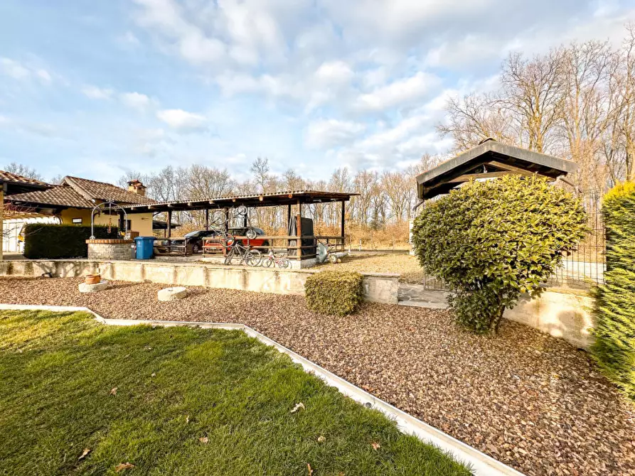 Immagine 42 di Villa in vendita  in Via Rovasenda, 139 a Gattinara