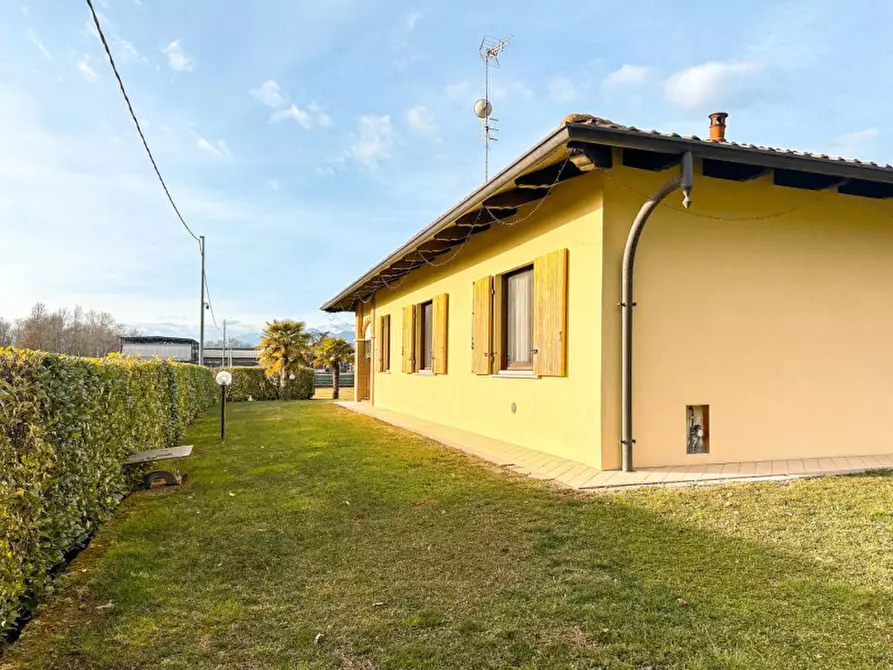 Immagine 45 di Villa in vendita  in Via Rovasenda, 139 a Gattinara