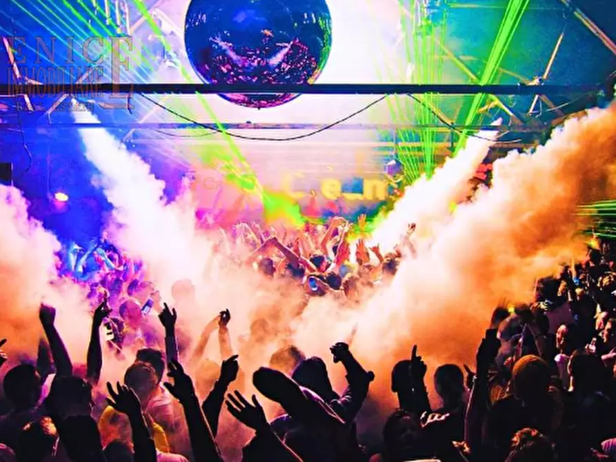 Immagine 3 di Attività commerciale in vendita  a Quarto D'altino