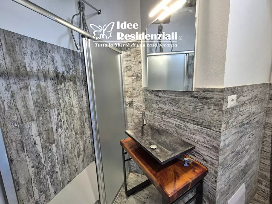 Immagine 11 di Villetta a schiera in vendita  a Golfo Aranci