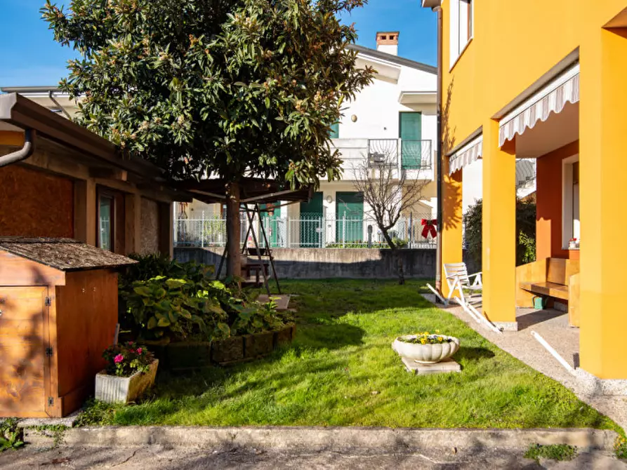 Immagine 3 di Casa bifamiliare in vendita  in Via Giosuè Borsi a Abano Terme