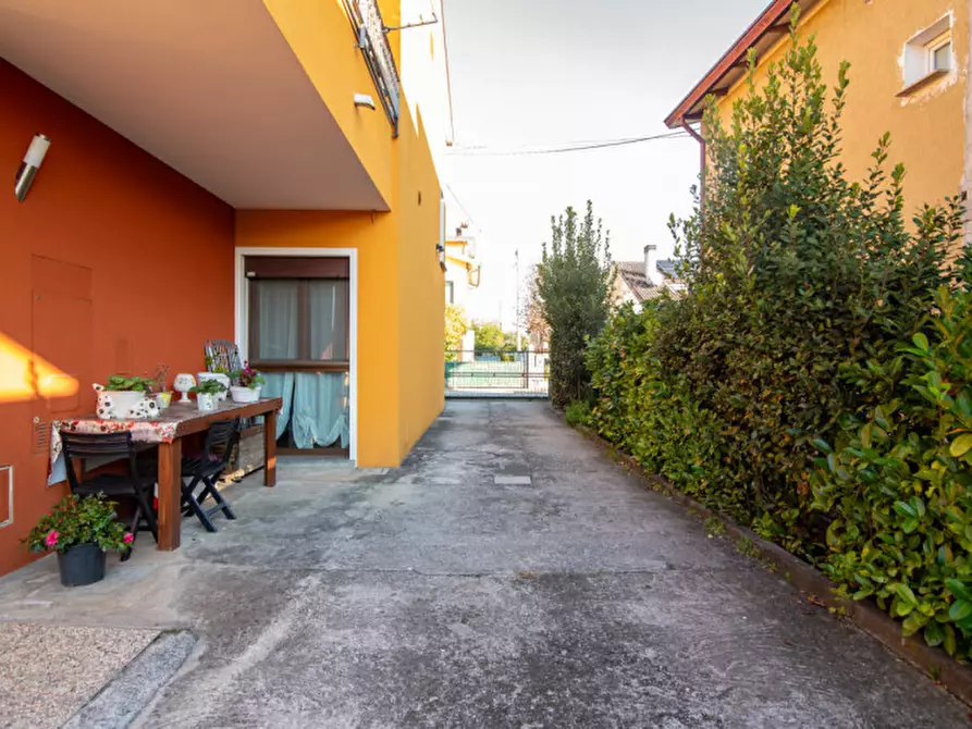 Immagine 38 di Casa bifamiliare in vendita  in Via Giosuè Borsi a Abano Terme