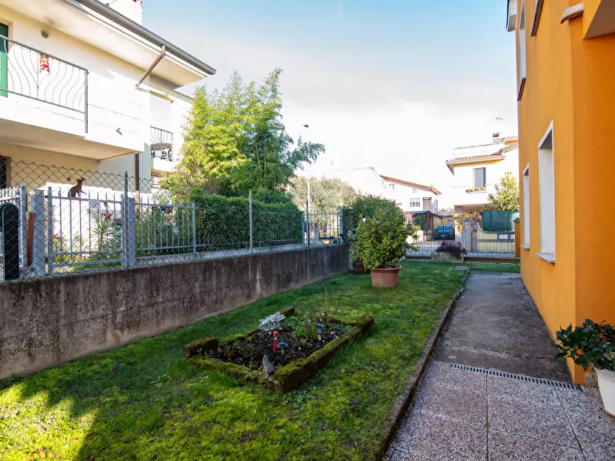 Immagine 39 di Casa bifamiliare in vendita  in Via Giosuè Borsi a Abano Terme