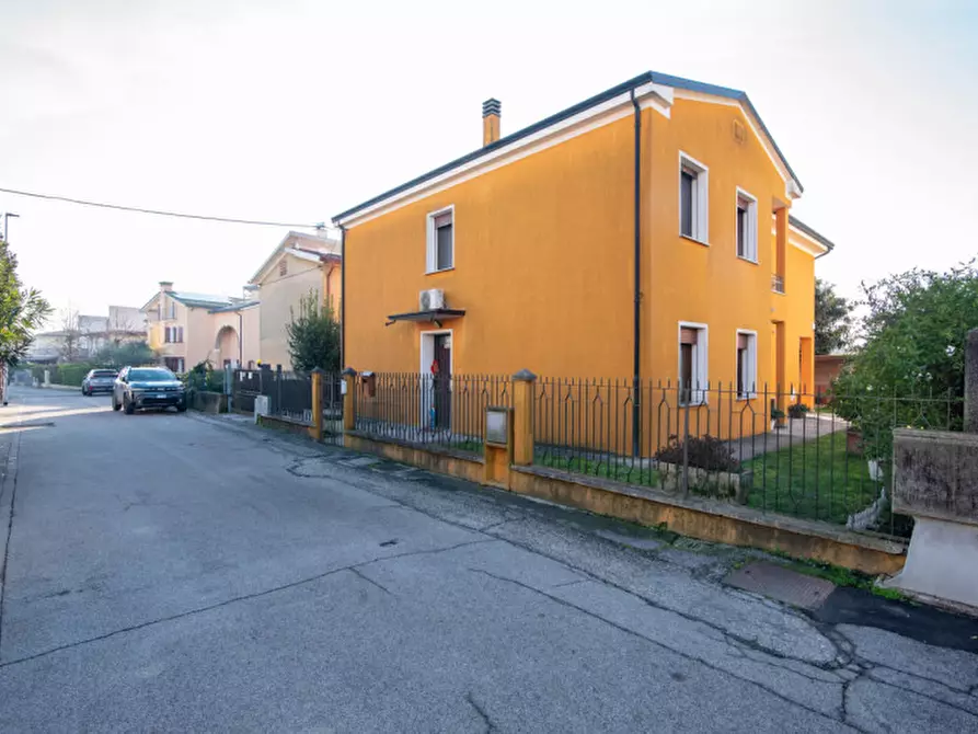 Immagine 42 di Casa bifamiliare in vendita  in Via Giosuè Borsi a Abano Terme