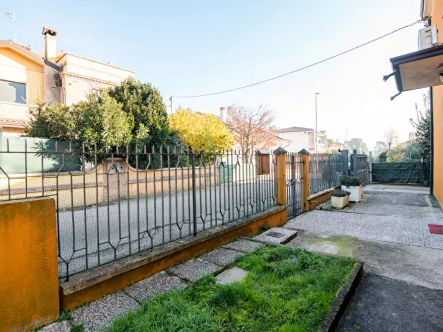 Immagine 43 di Casa bifamiliare in vendita  in Via Giosuè Borsi a Abano Terme