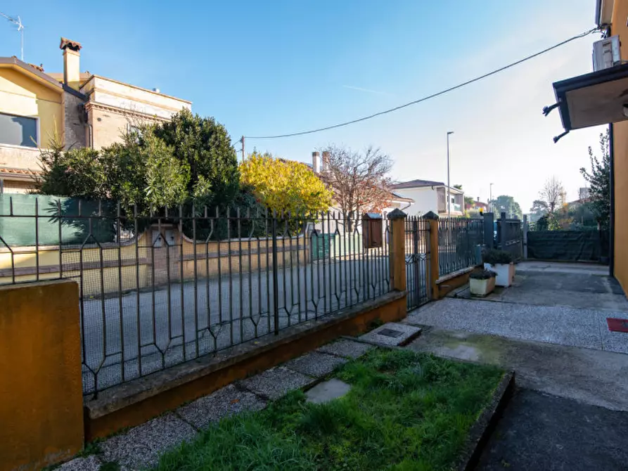 Immagine 43 di Casa bifamiliare in vendita  in Via Giosuè Borsi a Abano Terme