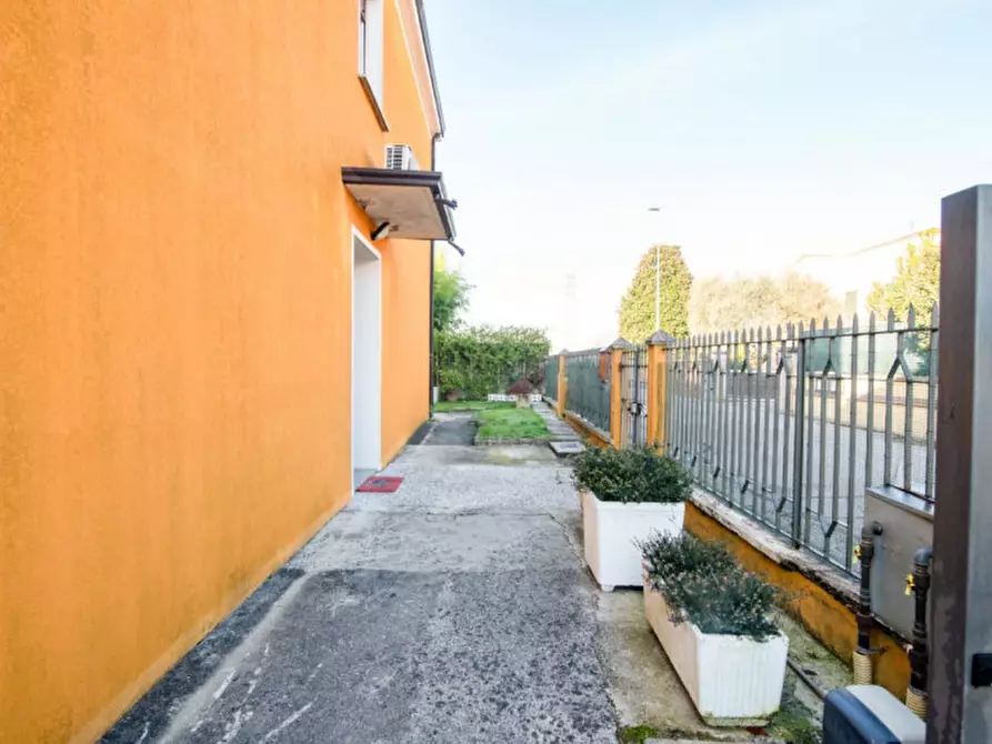 Immagine 44 di Casa bifamiliare in vendita  in Via Giosuè Borsi a Abano Terme