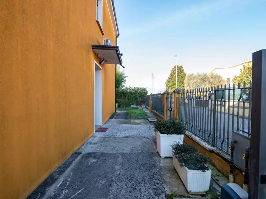 Immagine 44 di Casa bifamiliare in vendita  in Via Giosuè Borsi a Abano Terme