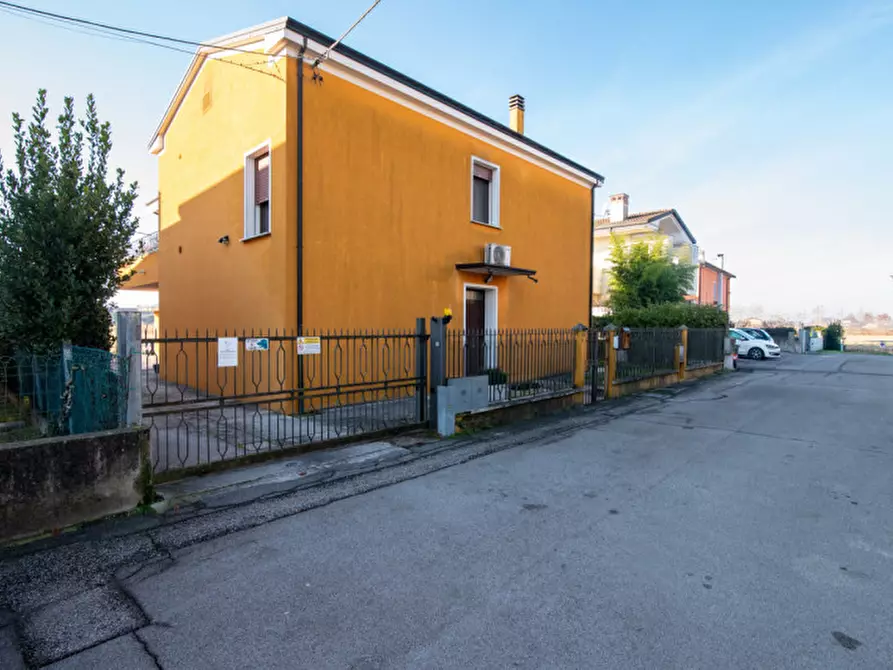 Immagine 46 di Casa bifamiliare in vendita  in Via Giosuè Borsi a Abano Terme