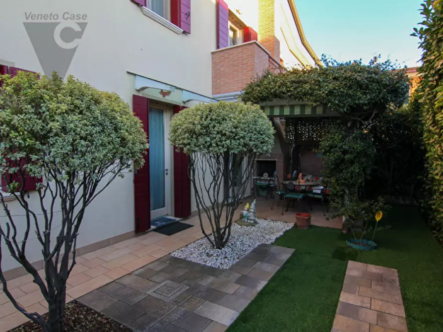 Immagine 4 di Casa quadrifamiliare in vendita  in via della pace a Piove Di Sacco