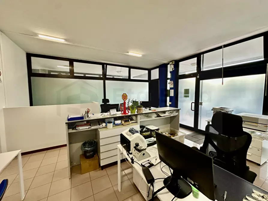 Immagine 4 di Negozio in vendita  in Vicolo Vittorio Bachelet a Limena