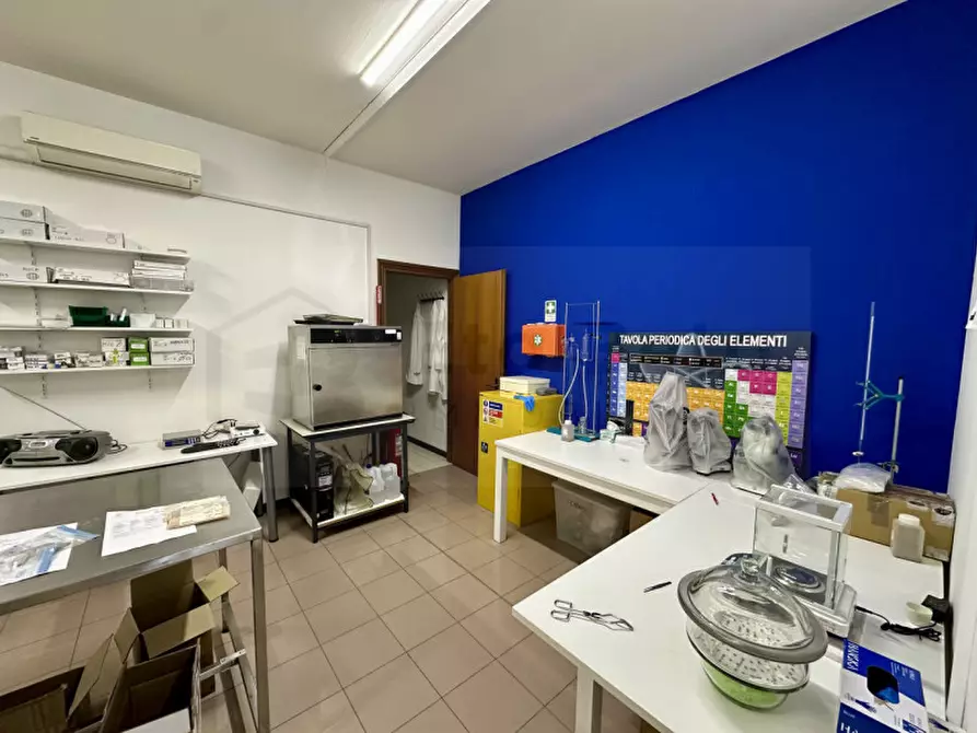 Immagine 8 di Negozio in vendita  in Vicolo Vittorio Bachelet a Limena