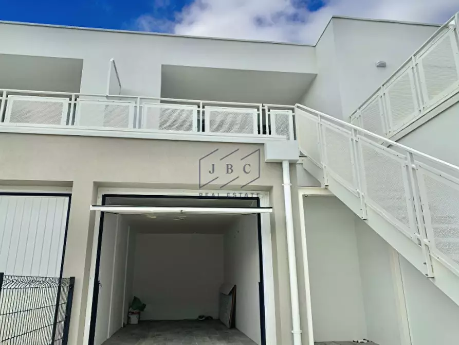 Immagine 2 di Appartamento in vendita  in Via Cesare Pavese 1 a Jesolo