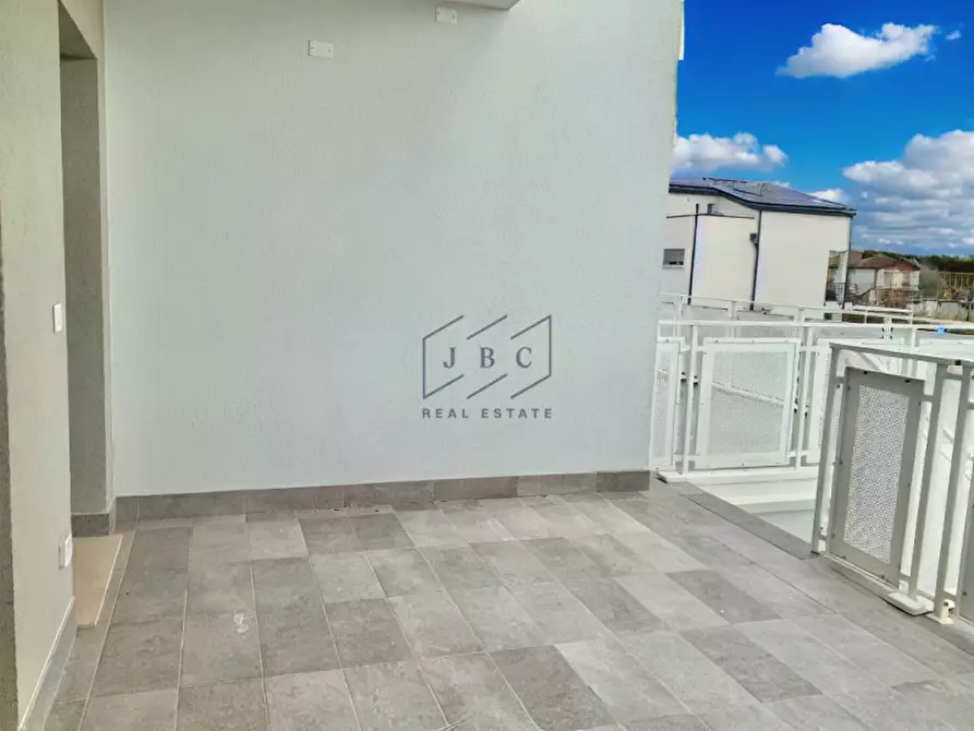 Immagine 3 di Appartamento in vendita  in Via Cesare Pavese 1 a Jesolo