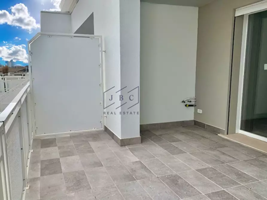 Immagine 4 di Appartamento in vendita  in Via Cesare Pavese 1 a Jesolo