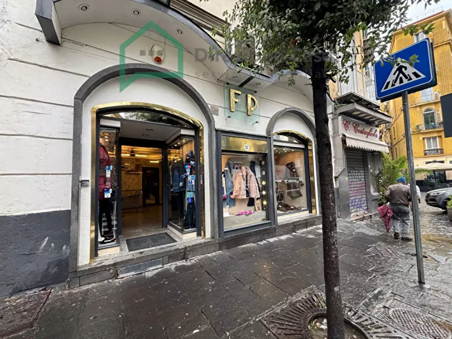 Immagine 2 di Negozio in vendita  in Corso Giuseppe Garibaldi,286 a Napoli