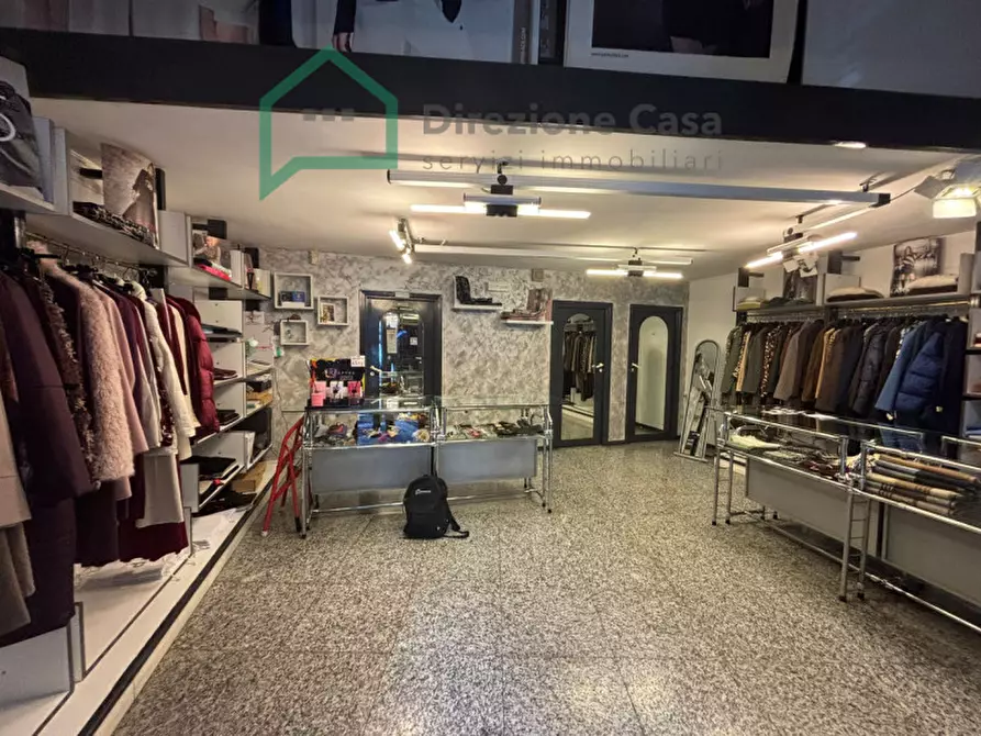 Immagine 9 di Negozio in vendita  in Corso Giuseppe Garibaldi,286 a Napoli