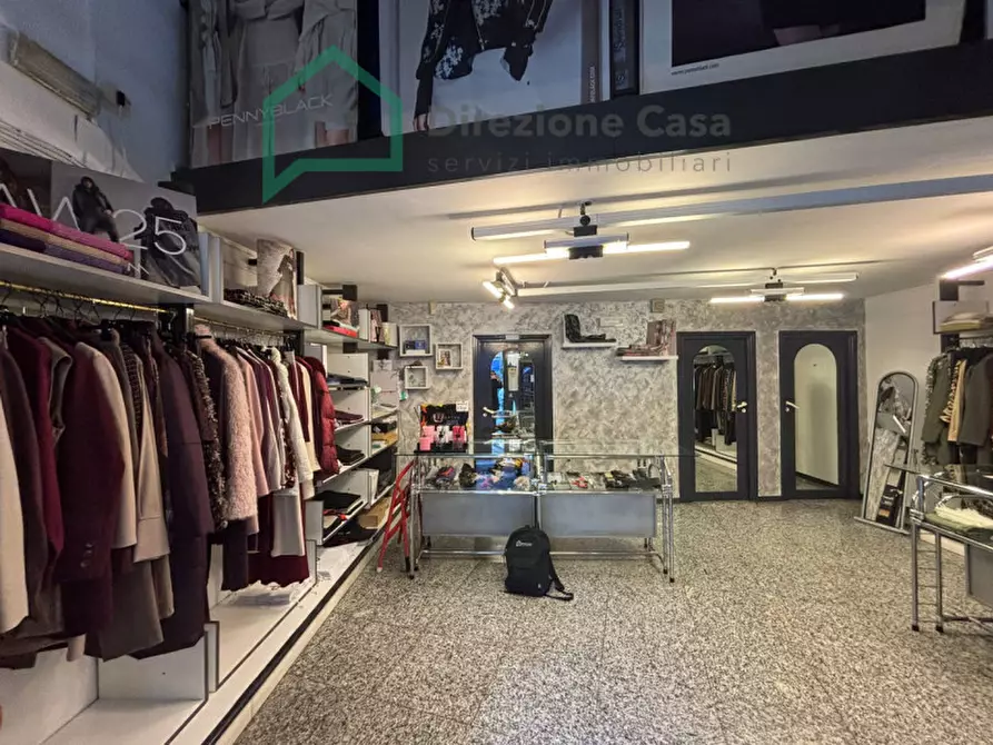 Immagine 12 di Negozio in vendita  in Corso Giuseppe Garibaldi,286 a Napoli