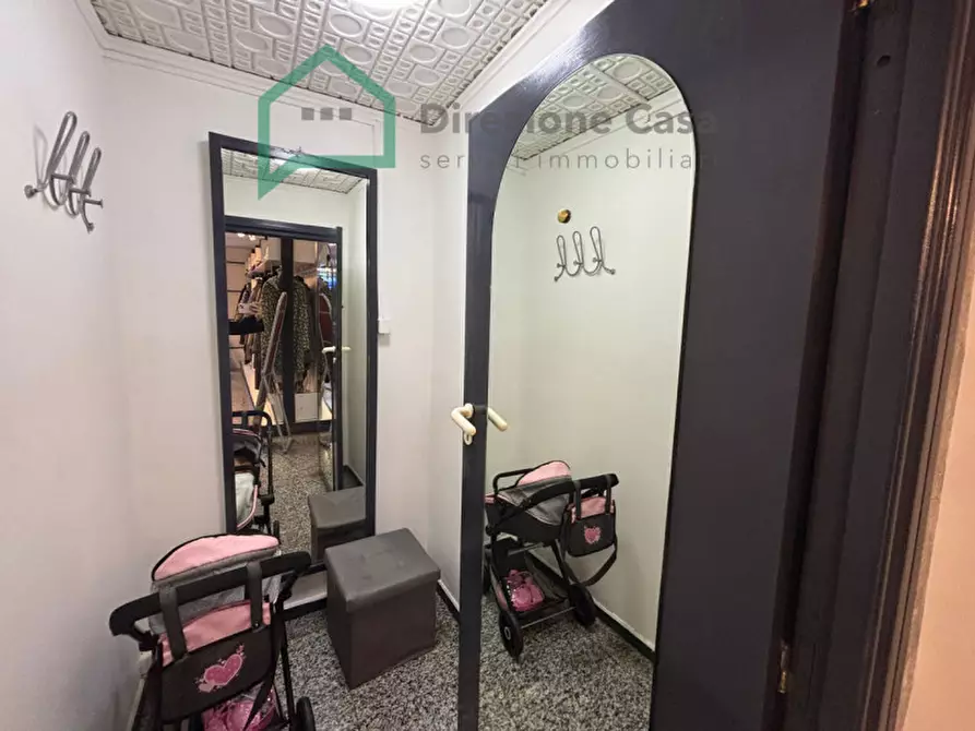 Immagine 17 di Negozio in vendita  in Corso Giuseppe Garibaldi,286 a Napoli