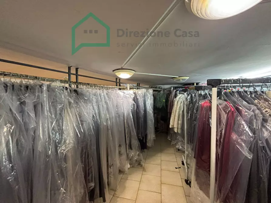 Immagine 25 di Negozio in vendita  in Corso Giuseppe Garibaldi,286 a Napoli