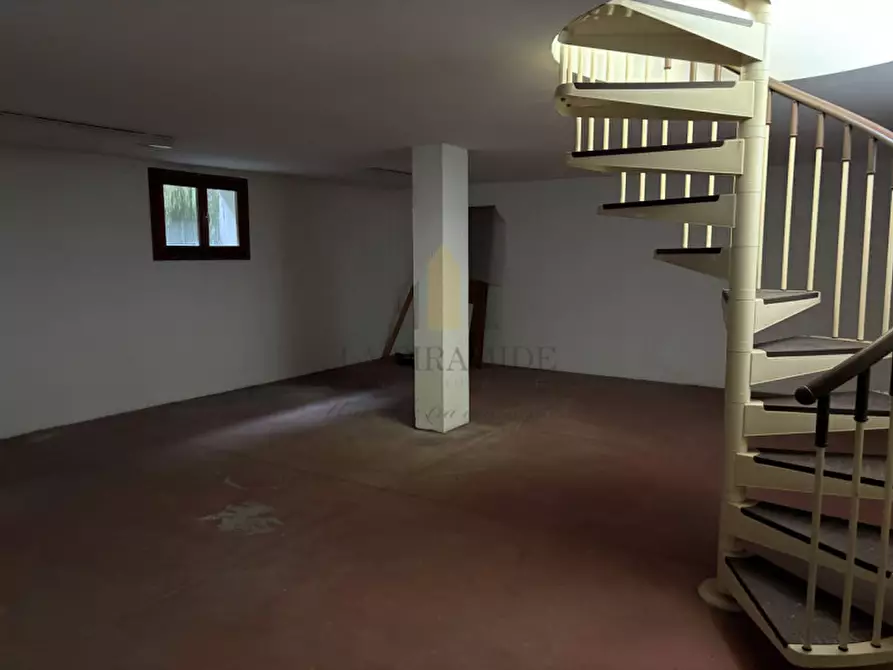 Immagine 6 di Negozio in vendita  in NEGOZIO CON MAGAZZINO - MEJANIGA RIF. 1024 a Cadoneghe