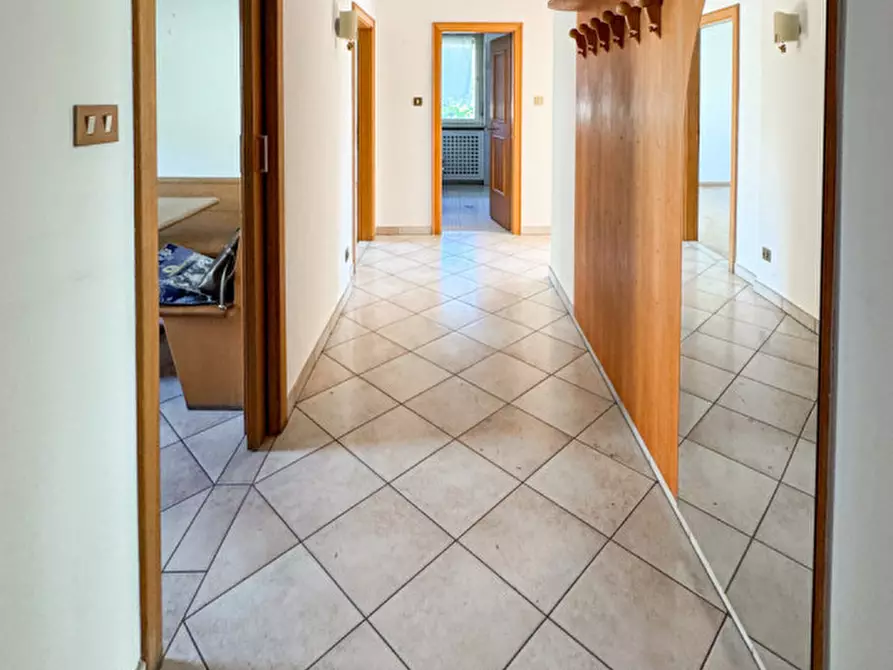 Immagine 2 di Appartamento in vendita  in vai alfieri a Merano .Meran.