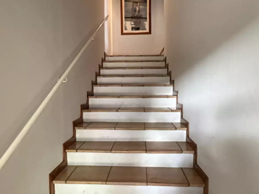Immagine 14 di Casa bifamiliare in affitto  in FRAZIONE POGGIO a Ancona