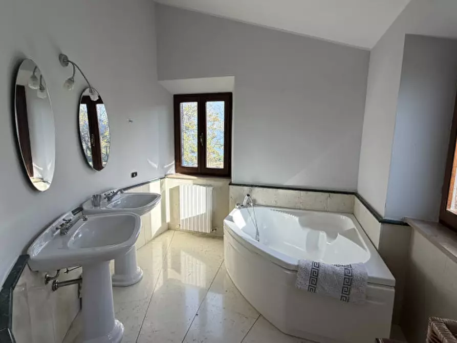 Immagine 18 di Casa bifamiliare in affitto  in FRAZIONE POGGIO a Ancona