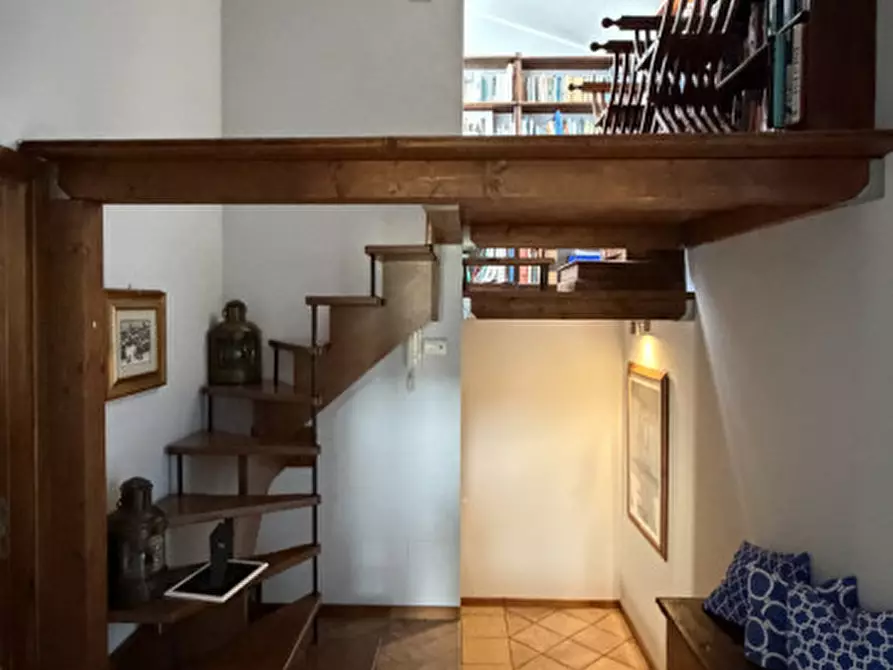 Immagine 25 di Casa bifamiliare in affitto  in FRAZIONE POGGIO a Ancona